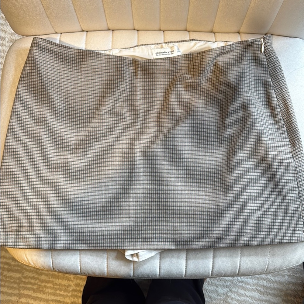 Abercrombie & Fitch Gray Mini Pencil Skort